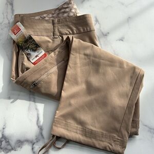 ZeroXposur Outdoor Capri Pants Stretch Hiking UPF Size 10 NWT
